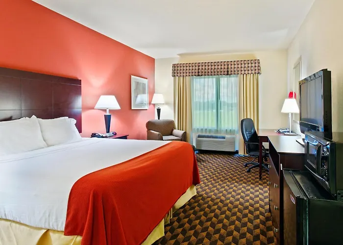 Holiday Inn Express & Suites Malvern By Ihg