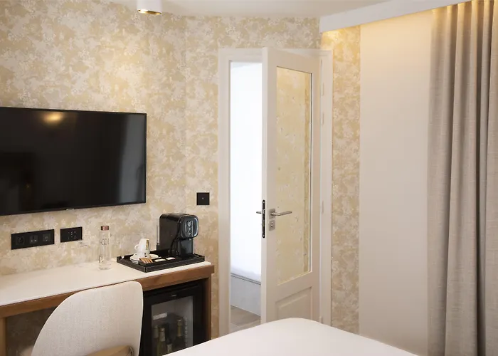 Hotel Des Champs-Elysees Paris