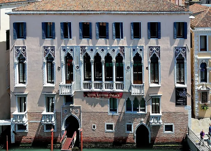 Hoteles de Lujo en Venecia cerca de Puente de Los Suspiros