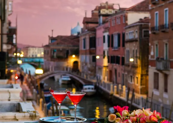 Hoteles de Lujo en Venecia cerca de Puente de Rialto