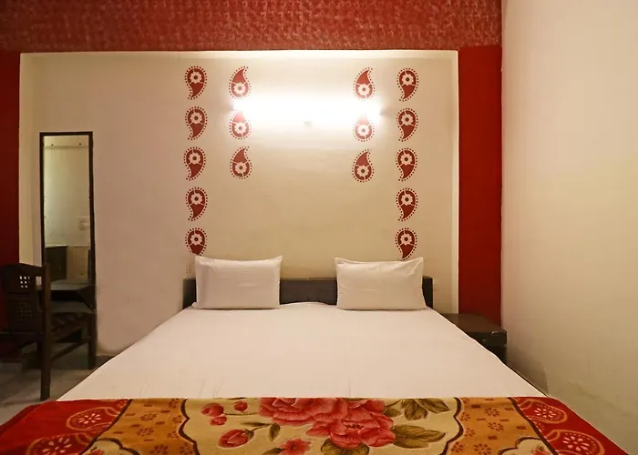 Spot On 22768 Hotel Ambika Palace