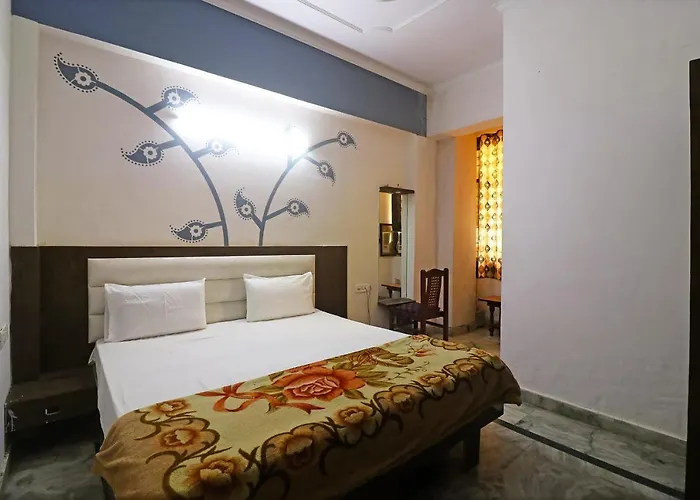 Spot On 22768 Hotel Ambika Palace